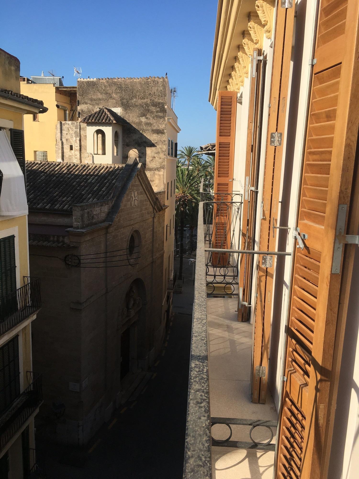 Bo Hotel Palma מראה חיצוני תמונה Balcony of a typical house in the old town of Poetto