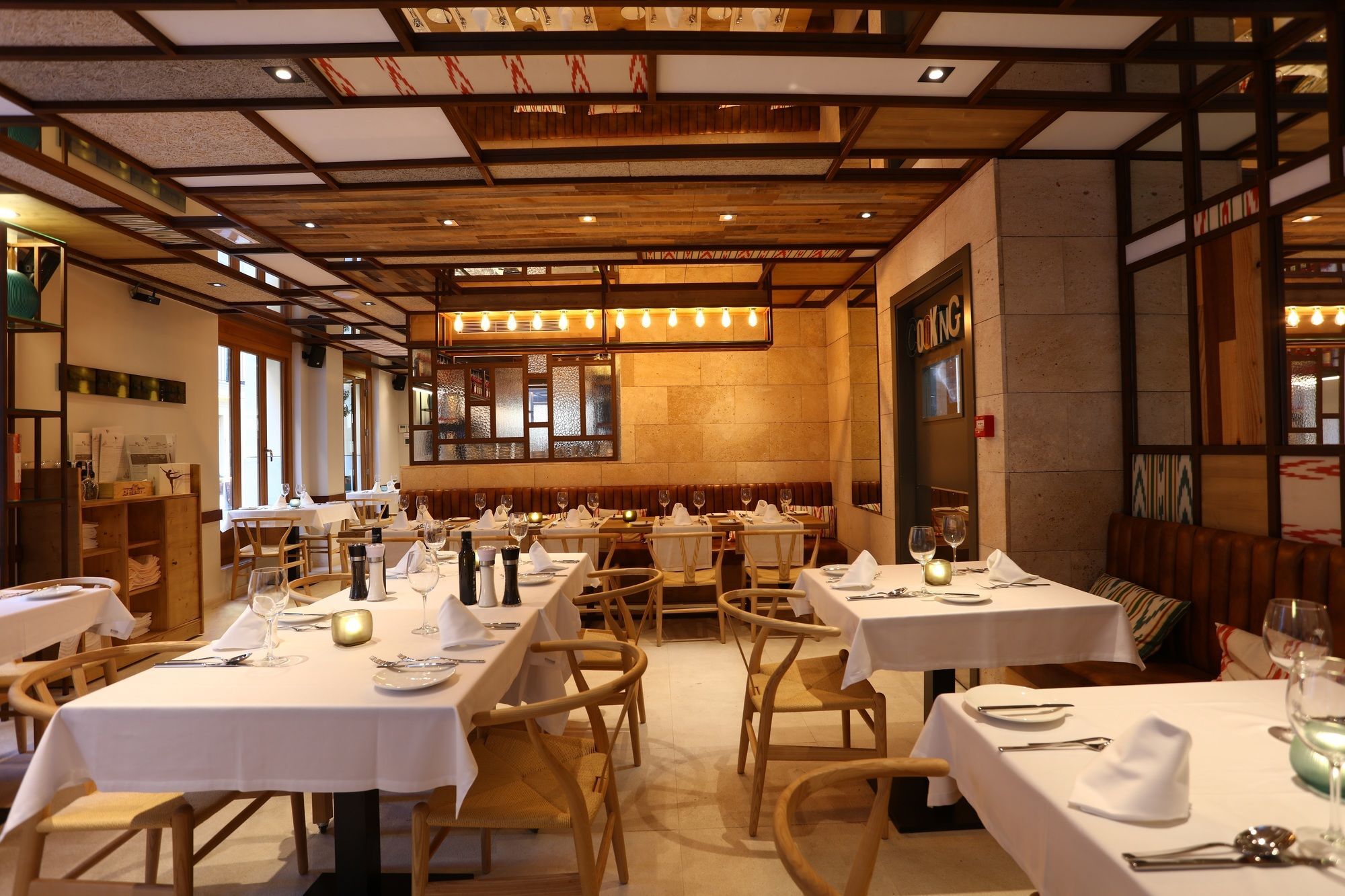 Bo Hotel Palma מראה חיצוני תמונה Interior of restaurant